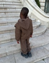 Ensemble sweat à capuche, pantalon et veste sans manche