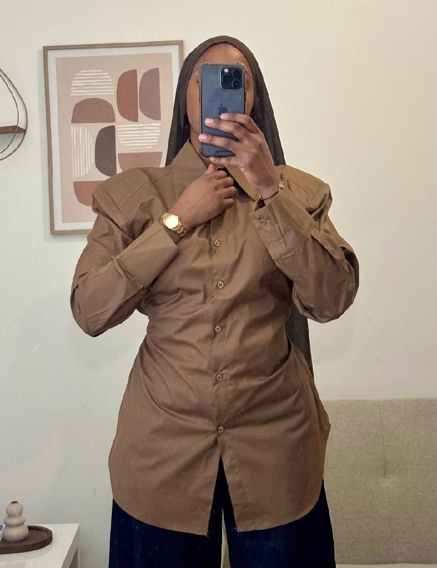 Chemise cintré à épaulette