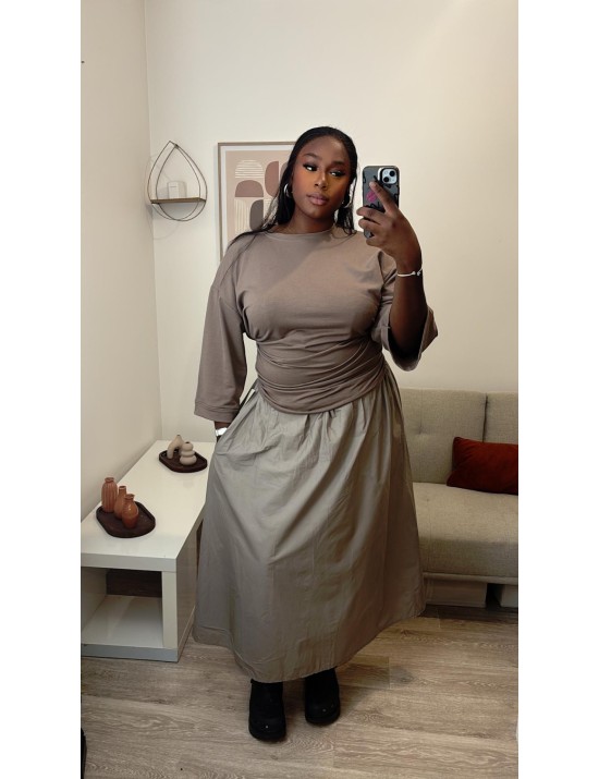 Ensemble t-shirt manches longues et jupe